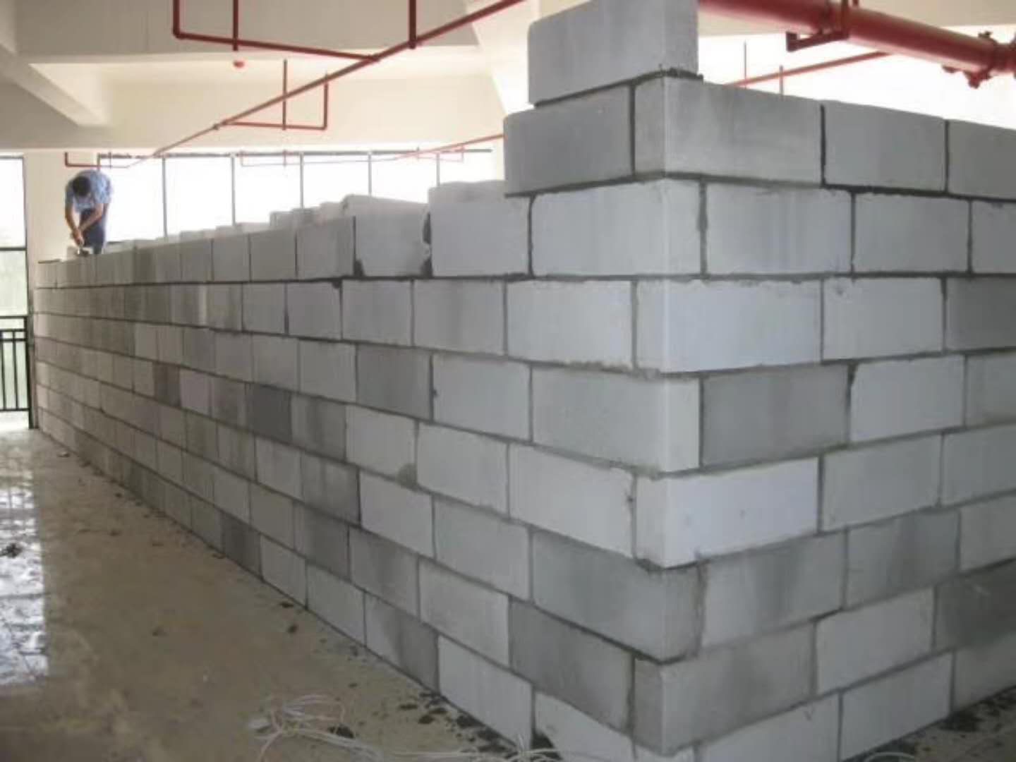 大连蒸压加气混凝土砌块承重墙静力和抗震性能的研究